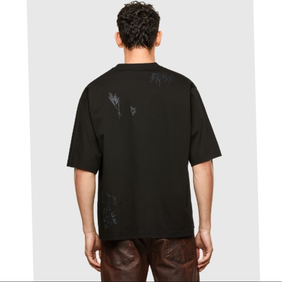 Diesel - Boxy T-shirt with Villian Print - Picture 3 of 15